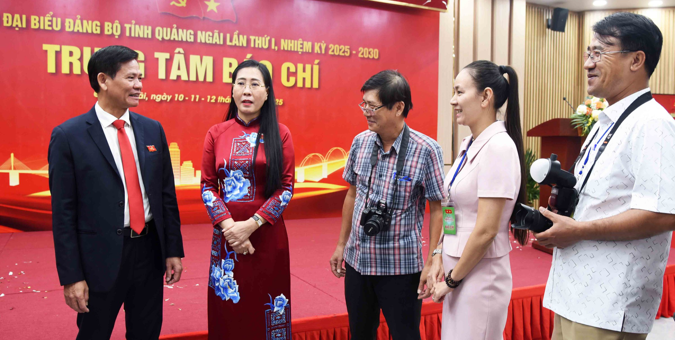Bí thư Quảng Ngãi: Báo chí góp phần lan tỏa không khí phấn khởi Đại hội Đảng bộ tỉnh - Ảnh 3. Bí thư Quảng Ngãi: Báo chí góp phần lan tỏa không khí phấn khởi Đại hội Đảng bộ tỉnh - Ảnh 3.