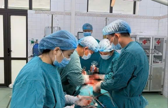 Người phụ nữ đau bụng dữ dội, đến bệnh viện mới tá hỏa nguyên nhân- Ảnh 1. Người phụ nữ đau bụng dữ dội, đến bệnh viện mới tá hỏa nguyên nhân- Ảnh 1.