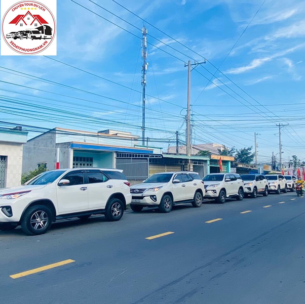 Thuê xe 7 chỗ tại TPHCM: Giải pháp di chuyển tiện lợi, an toàn và linh hoạt- Ảnh 1.