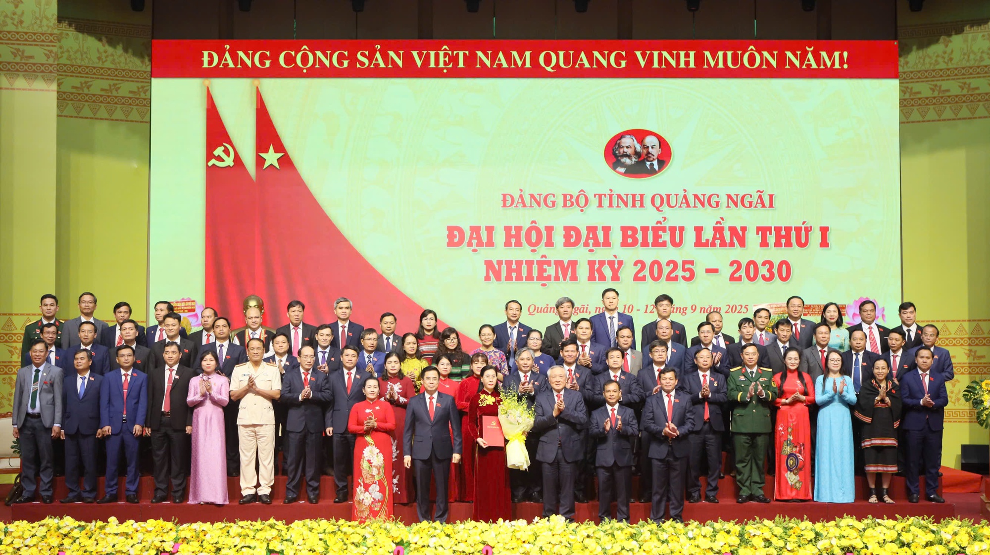 Quảng Ngãi kiện toàn nhân sự chủ chốt tại Đại hội Đảng bộ tỉnh lần thứ I- Ảnh 1.