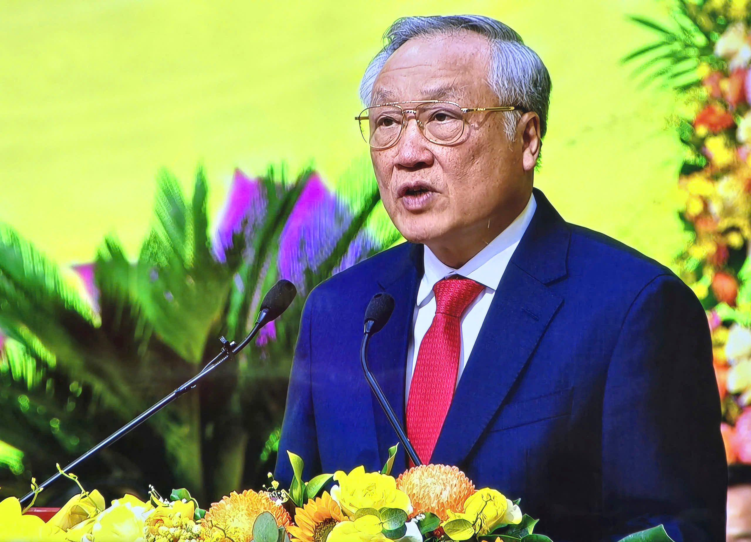 Phó Thủ tướng Nguyễn Hòa Bình: Cán bộ Quảng Ngãi phải dám nghĩ, dám làm, dám chịu trách nhiệm- Ảnh 1.