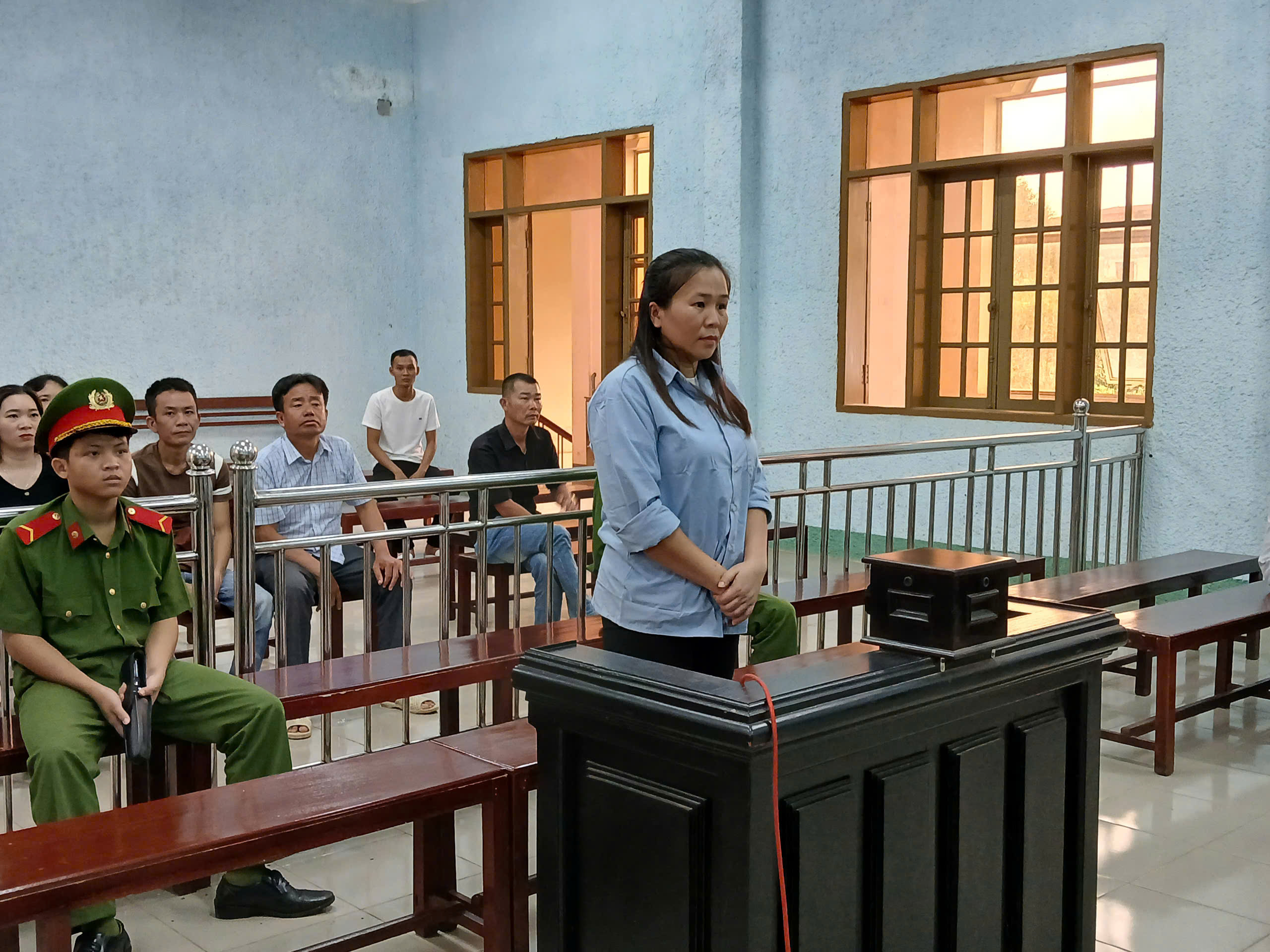 Thủ đoạn giúp nữ kế toán tham ô hàng trăm triệu đồng - Ảnh 1.