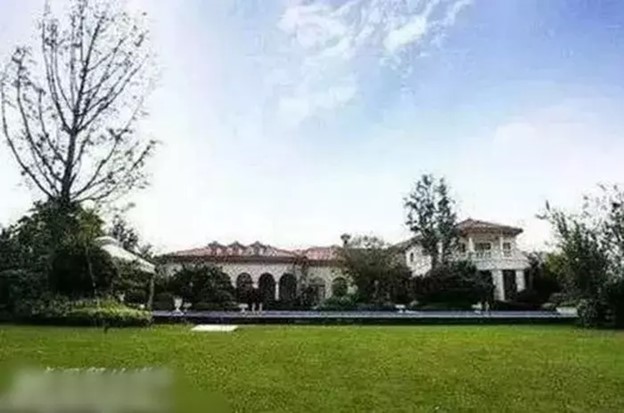 "Thần tiên tỷ tỷ" ở tuổi 38 có lối sống kín đáo, giản dị trong biệt thự xa hoa 16.700m2 - Ảnh 6.