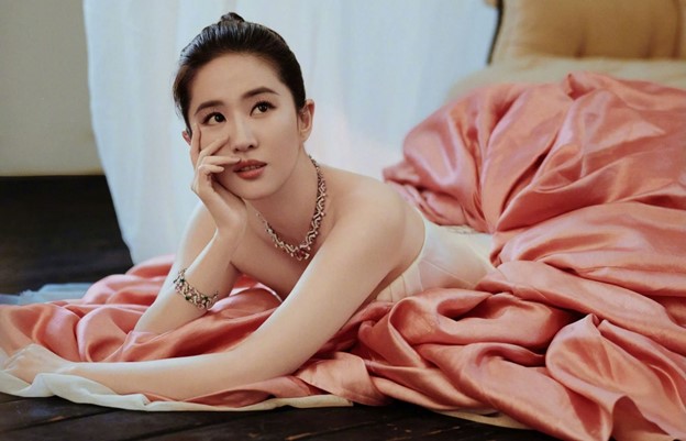 "Thần tiên tỷ tỷ" ở tuổi 38 có lối sống kín đáo, giản dị trong biệt thự xa hoa 16.700m2 - Ảnh 5.