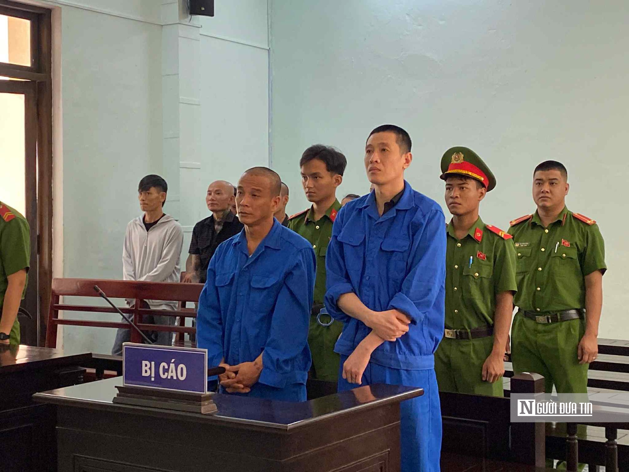 Rủ nhau đi trộm xe máy, 2 con nghiện dắt tay nhau vào nhà đá- Ảnh 1.