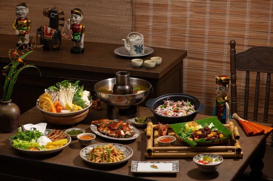 Múa rối nước giữa lòng phố thị: Khi văn hoá dân gian hoà quyện cùng ẩm thực - Ảnh 3.