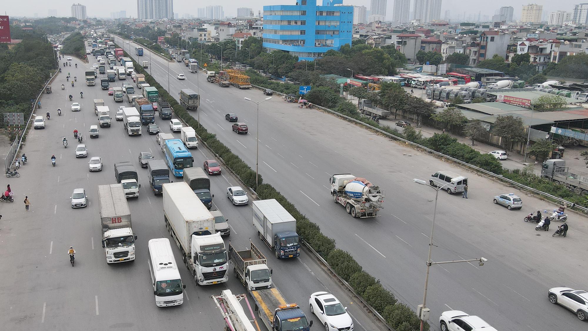 Mức thu phí sử dụng đường bộ đối với xe ô tô theo đề xuất mới nhất - Ảnh 1.