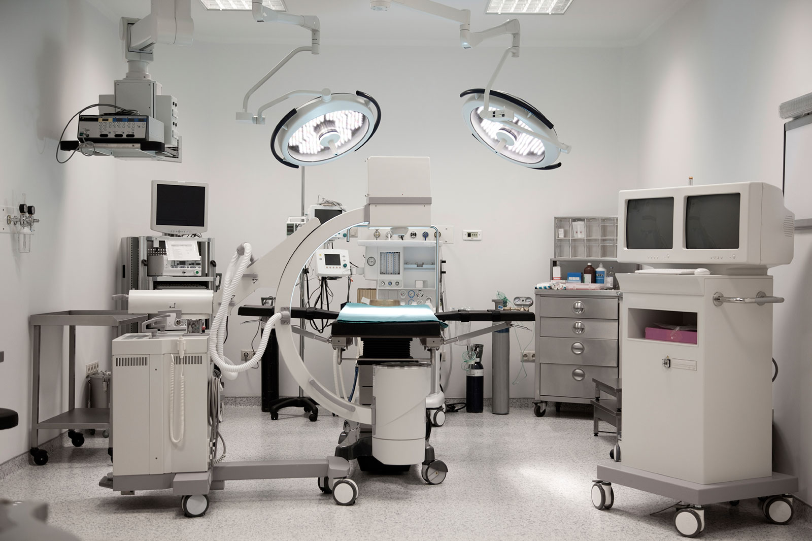Bệnh viện Việt Mỹ liên tiếp thua lỗ, báo cáo tài chính dày đặc ý kiến ngoại trừ - Ảnh 1.
