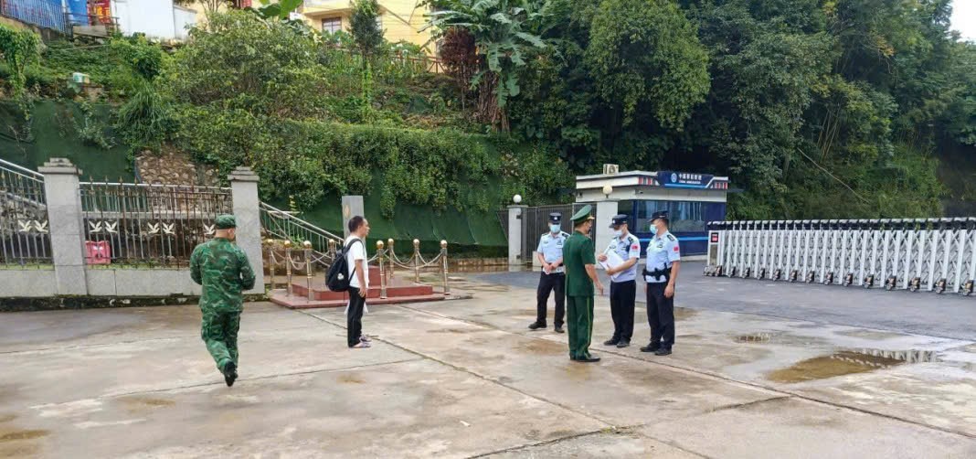 Hai đối tượng người Trung Quốc có nhiều tiền án nhập cảnh trái phép - Ảnh 2. Hai đối tượng người Trung Quốc có nhiều tiền án nhập cảnh trái phép - Ảnh 2.