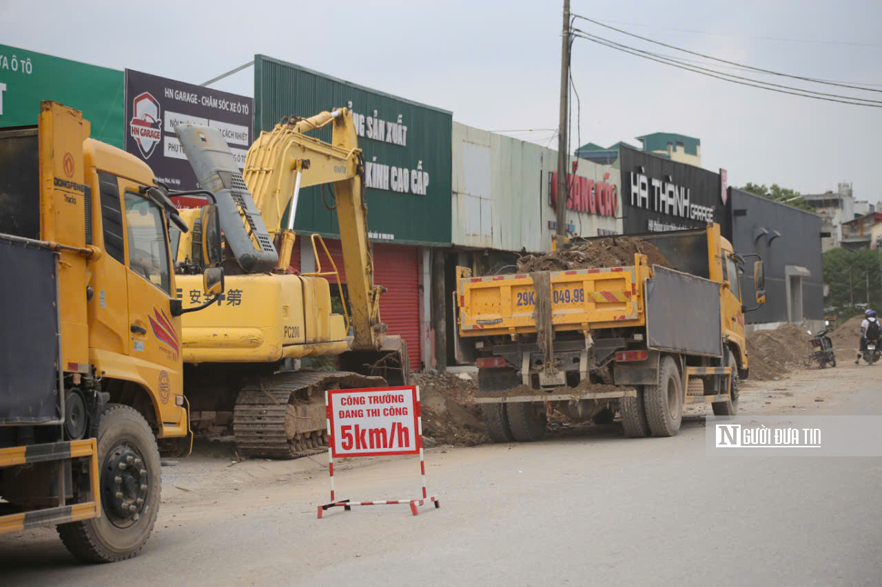 Hà Nội: Di chuyển hệ thống điện, nước, viễn thông phục vụ thi công đường Vành đai 2,5- Ảnh 7. Hà Nội: Di chuyển hệ thống điện, nước, viễn thông phục vụ thi công đường Vành đai 2,5- Ảnh 7.