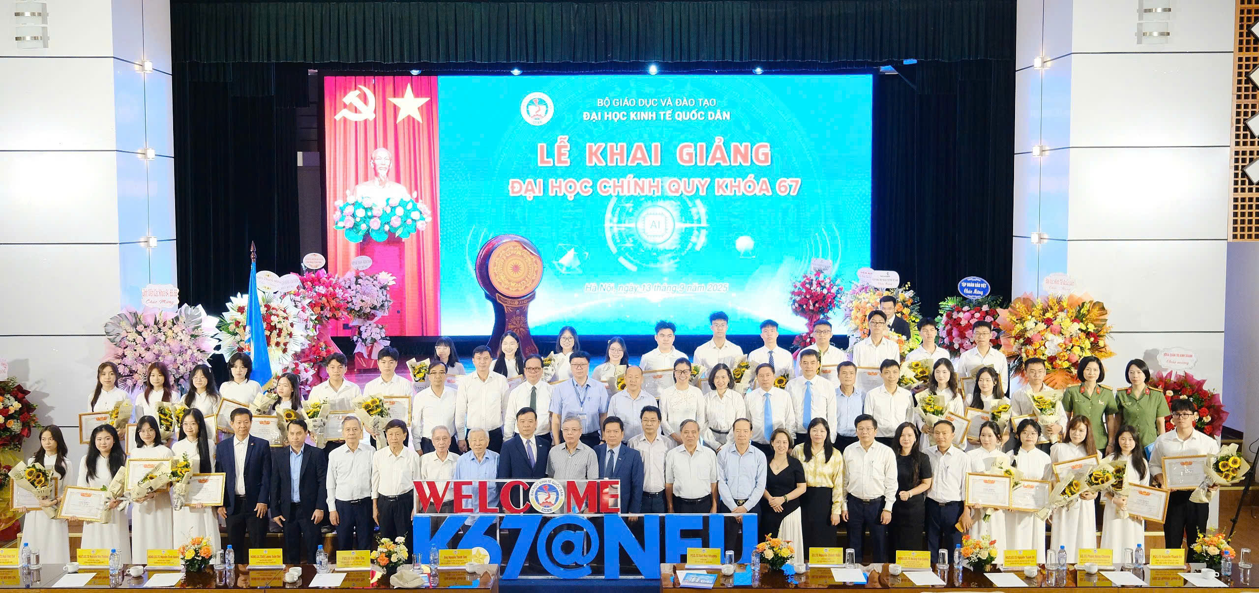 Bảo Việt dành hơn 8 tỷ đồng cho Quỹ học bổng “Bảo Việt - Niềm tin thắp sáng tương lai” - Ảnh 1.