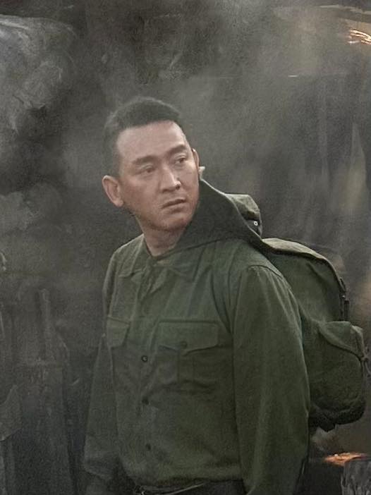 Hứa Vĩ Văn và câu chuyện chưa kể trước khi vào phim "Mưa đỏ": Nén tâm nhang gửi người cậu ruột liệt sĩ- Ảnh 2.