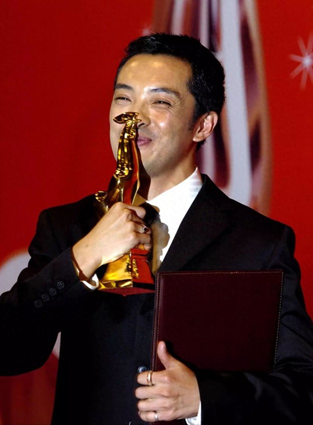 Nam diễn viên nghèo nhất showbiz: U50 vẫn ở nhà trả góp, vẫn xin tiền mẹ, hôn nhân đổ vỡ - Ảnh 3.
