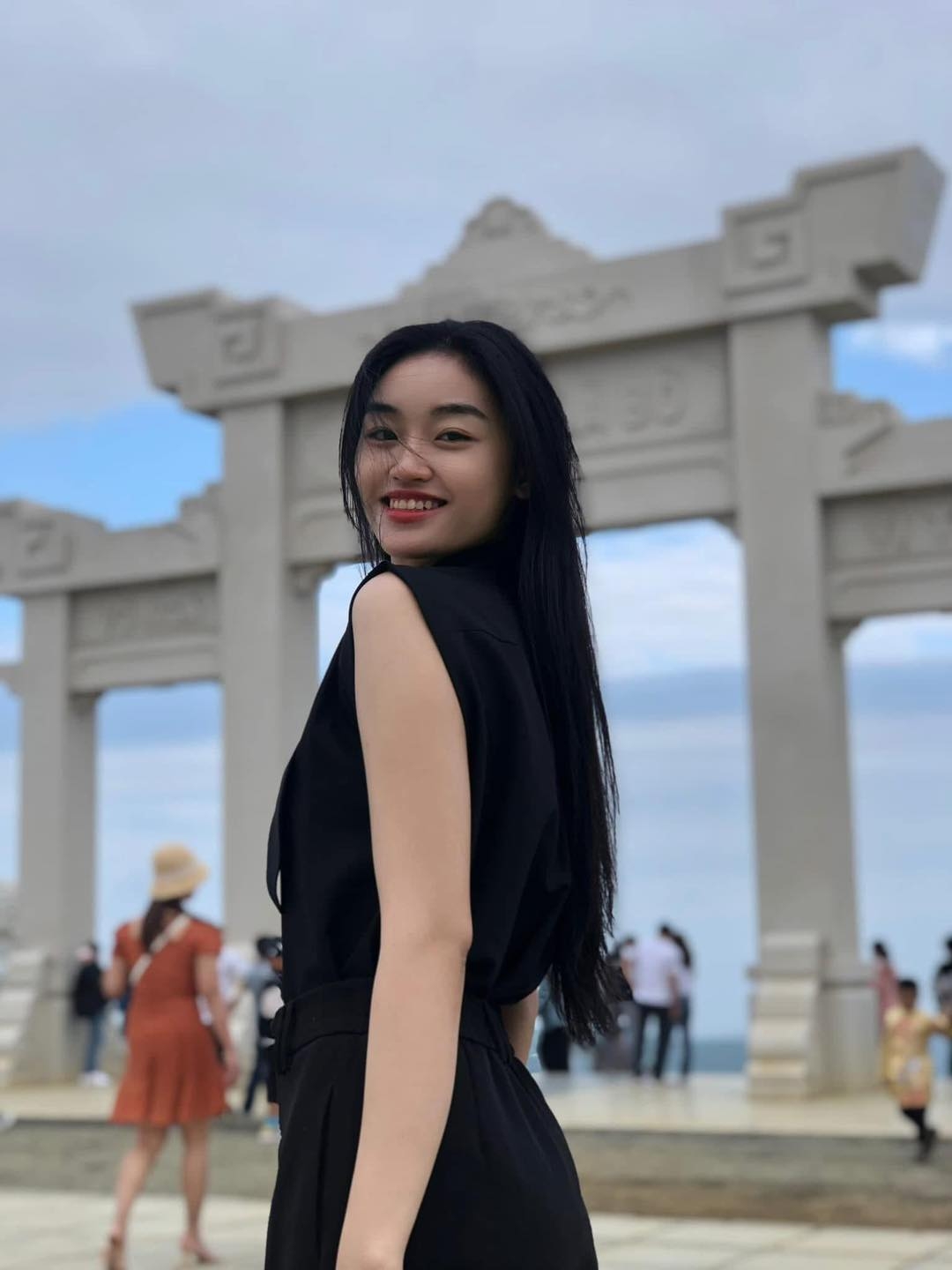 Ngắm nhan sắc đời thường xinh đẹp của Tân Miss Grand Vietnam 2025 - Ảnh 12.