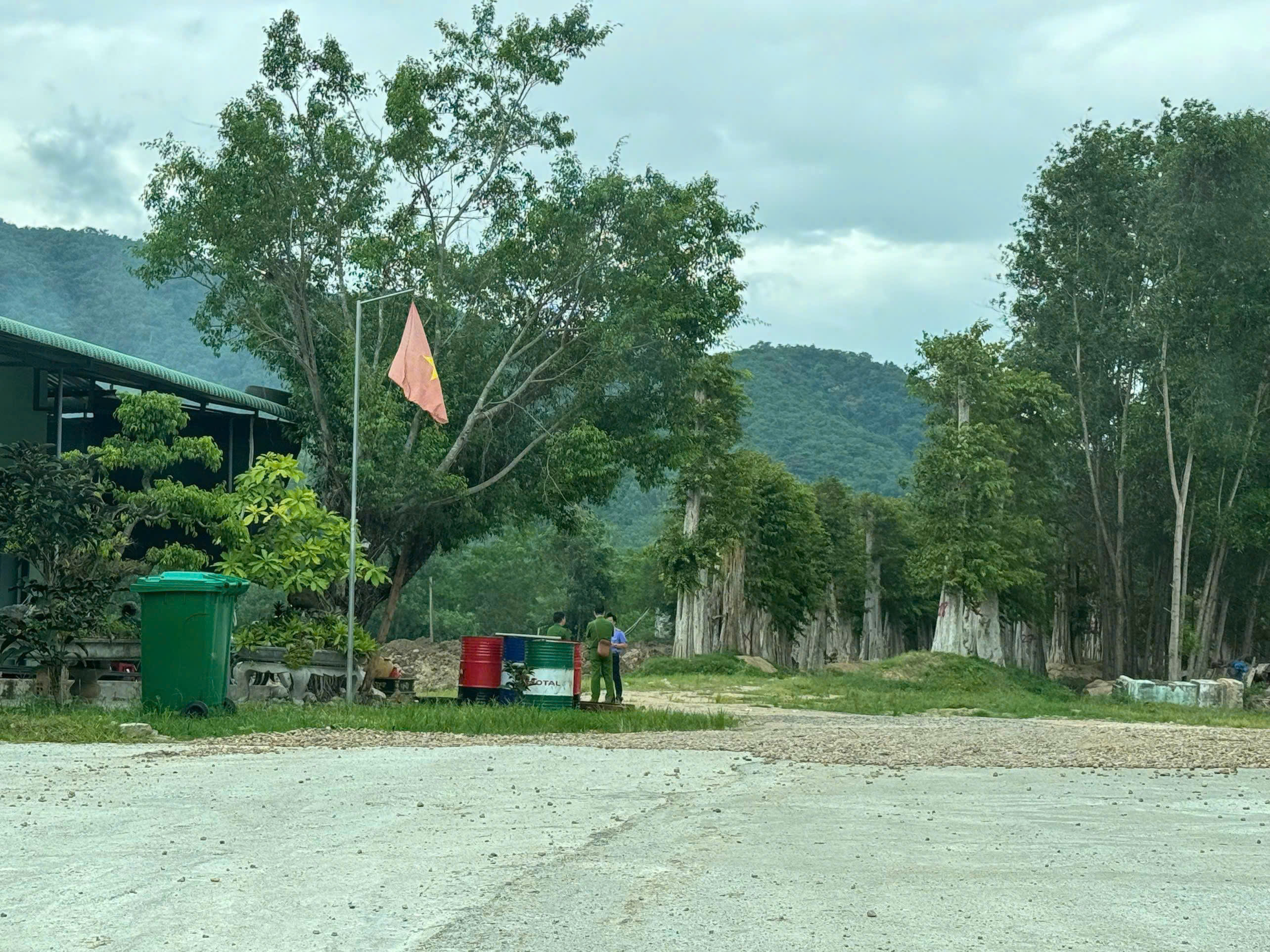 Gia Lai: Tạm đình chỉ sinh hoạt đảng đối với 5 cán bộ, đảng viên đang bị cơ quan điều tra bắt tạm giam- Ảnh 2.