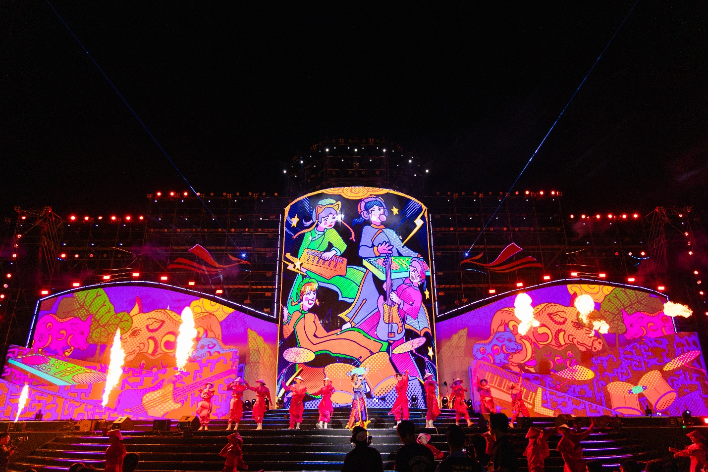 Hàng ngàn khán giả hòa trong không gian văn hóa nghệ thuật đỉnh cao cùng La Tiên Show – The Cội - Ảnh 2.