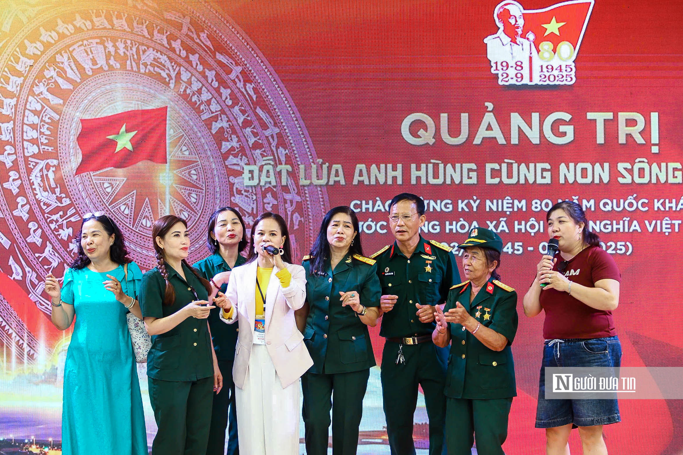 Hàng nghìn người dân đổ về triển lãm thành tựu đất nước trong ngày cuối cùng mở cửa - Ảnh 12.