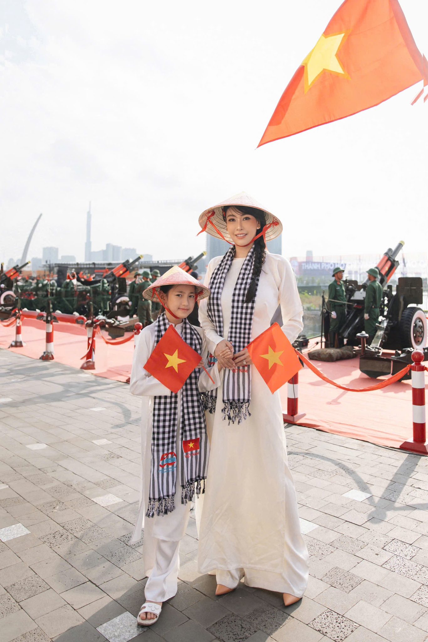 Viann - Con gái Hoa hậu Hà Kiều An ở tuổi lên 10, thu hút sự chú ý - Ảnh 1.