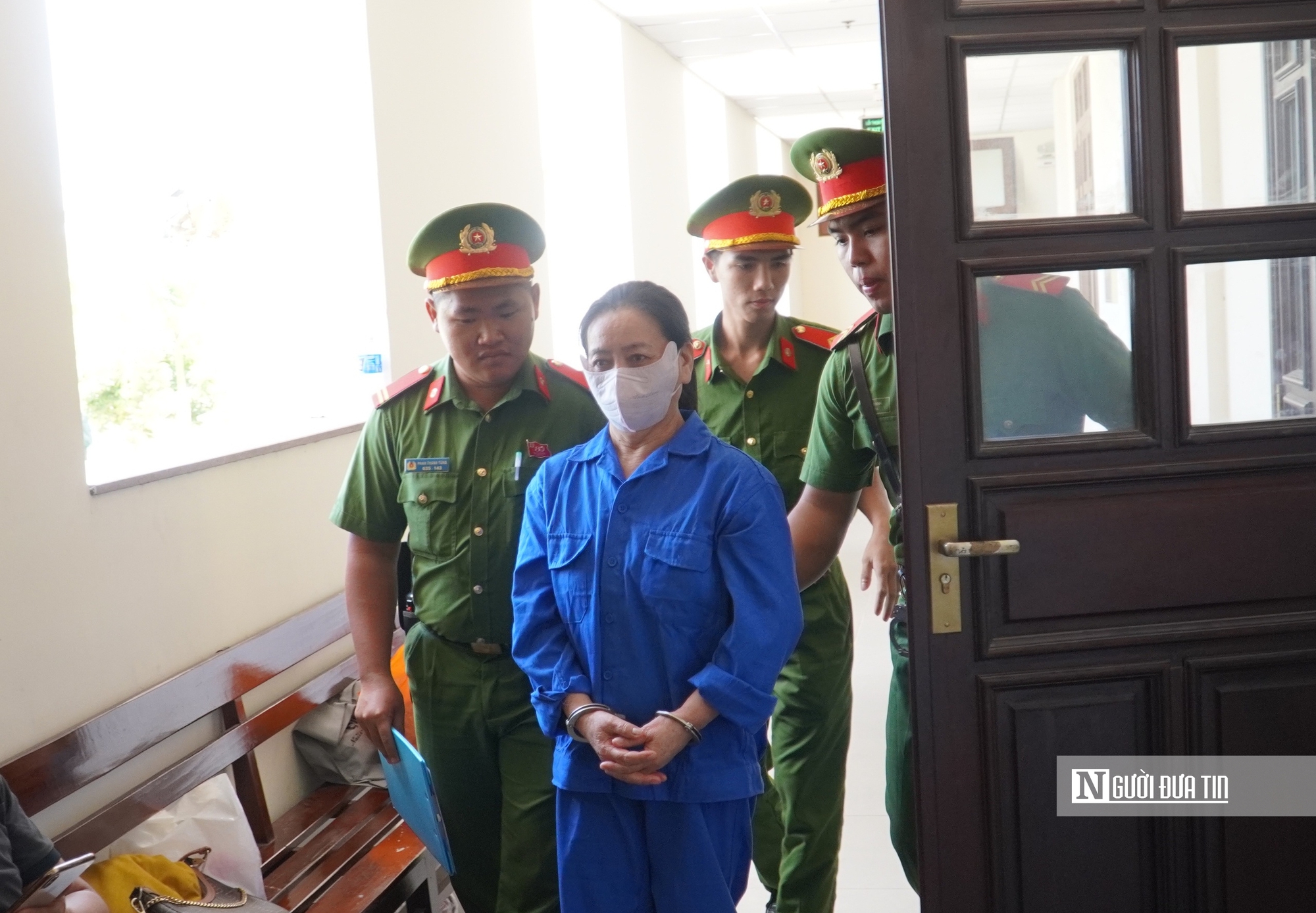 Lâm Đồng: Xét xử nữ bị cáo chiếm đoạt hơn 117 tỷ đồng từ các dây huê, khiến hàng trăm người dân lao đao - Ảnh 4.