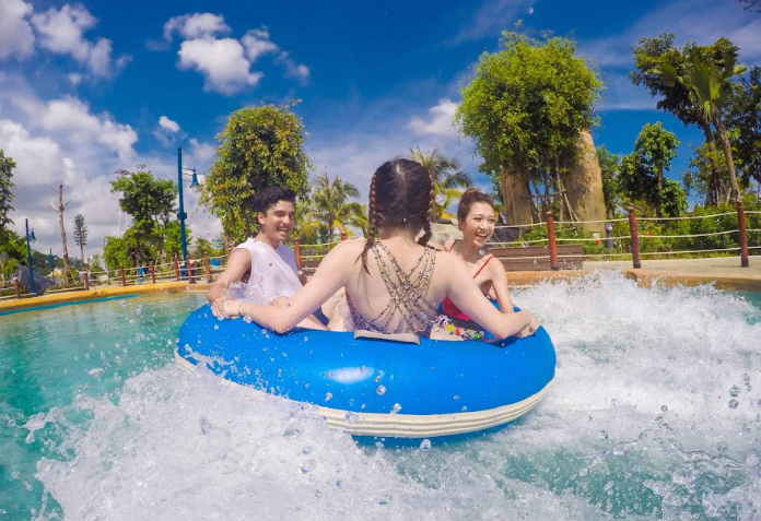 Vui trọn nốt mùa hè: Sun World Ha Long ưu đãi vé công viên nước Lốc Xoáy chỉ 100.000 đồng cho mọi du khách   - Ảnh 2.