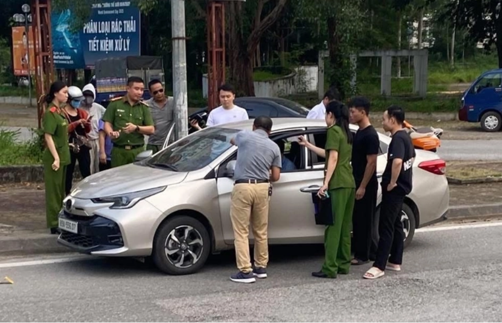 Vụ "chặt chém" 2,5 triệu đồng/cuốc xe 70km: Khởi tố tài xế- Ảnh 4.