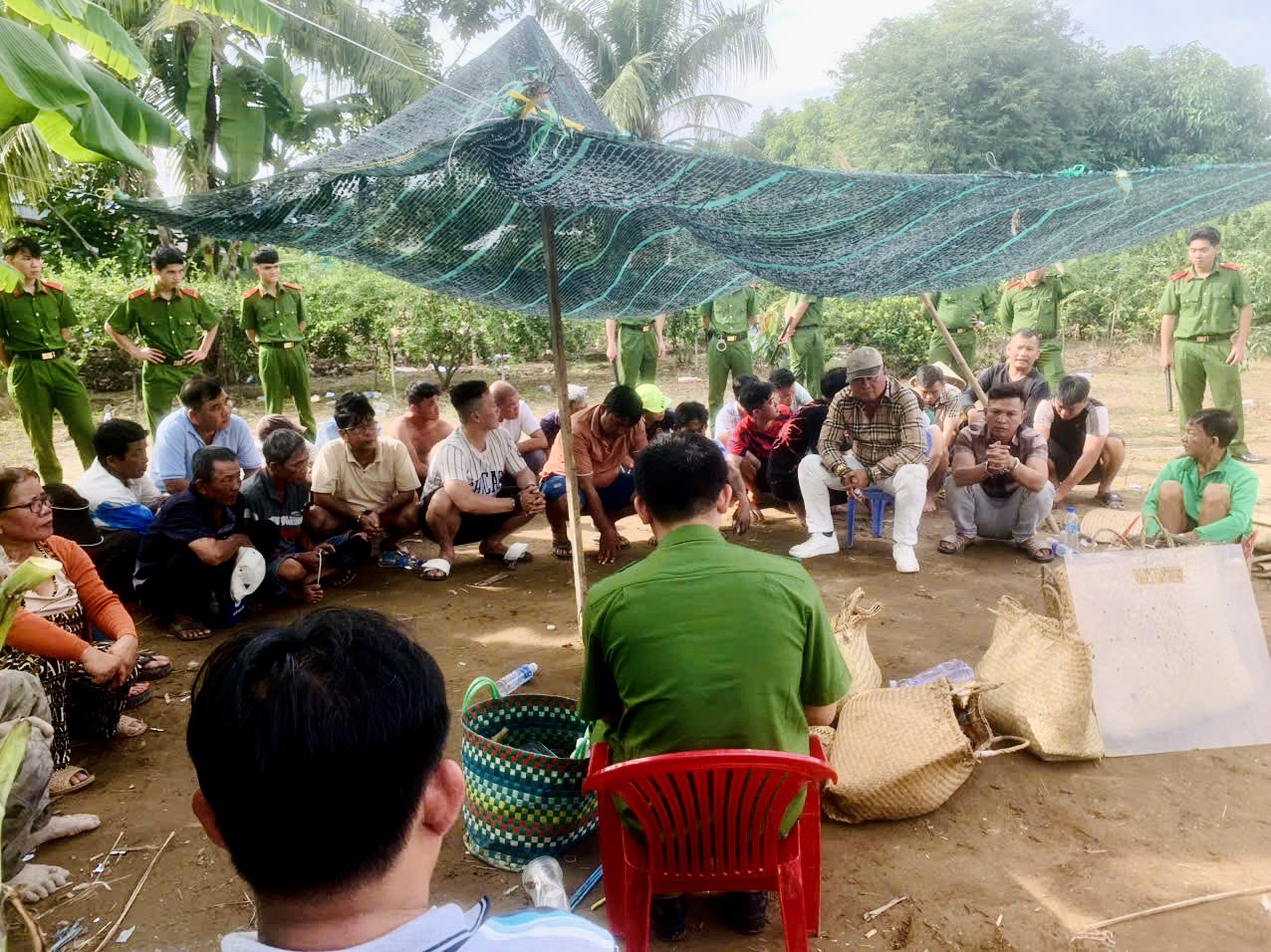 Vụ đánh bạc tại vườn sơ ri: Hiếu “Xì-po" tiếp tục "bóc lịch" lần 2- Ảnh 6.