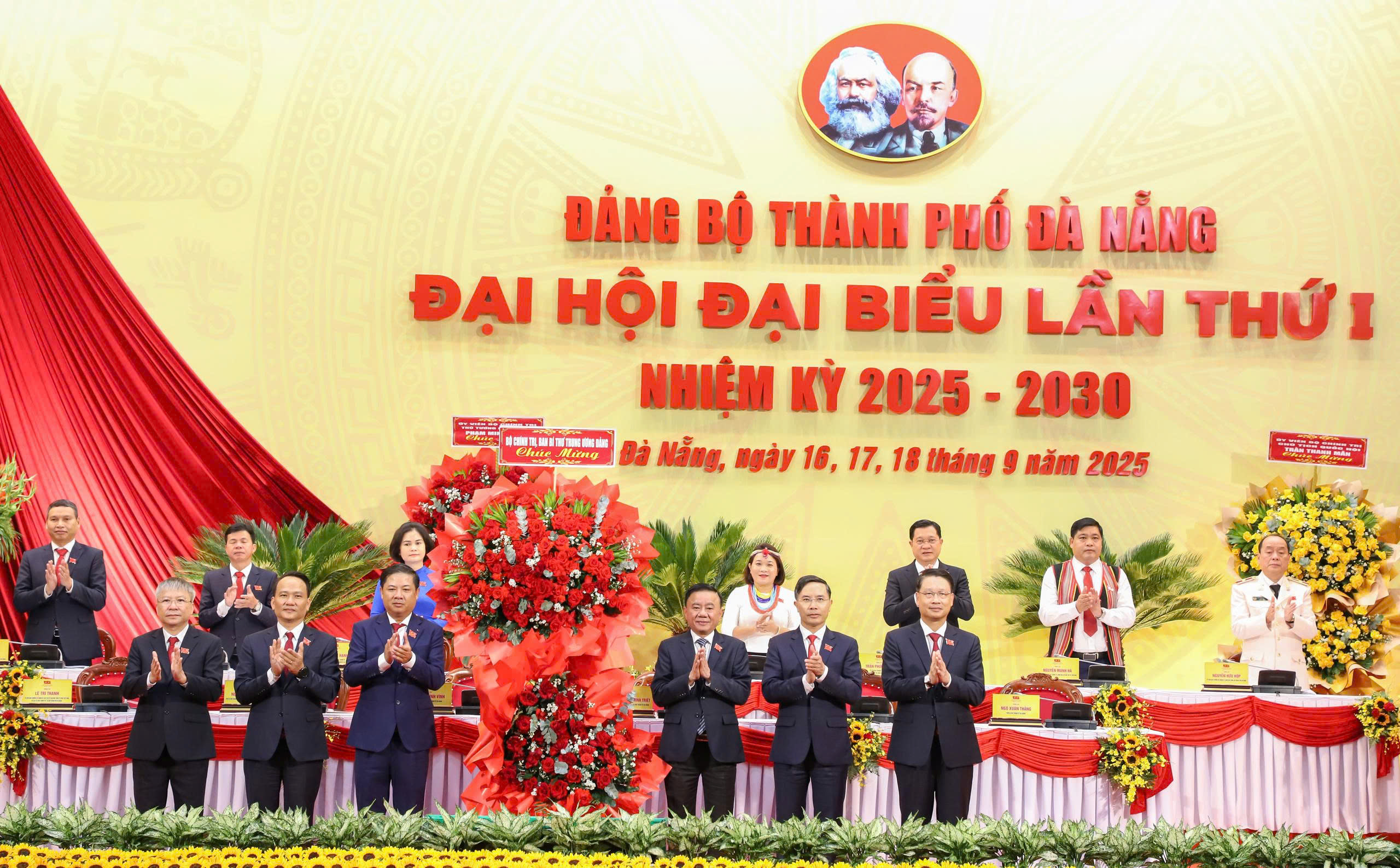 Ông Lương Minh Triết: Đà Nẵng hướng tới thành phố phồn vinh, hạnh phúc- Ảnh 1. Ông Lương Minh Triết: Đà Nẵng hướng tới thành phố phồn vinh, hạnh phúc- Ảnh 1.