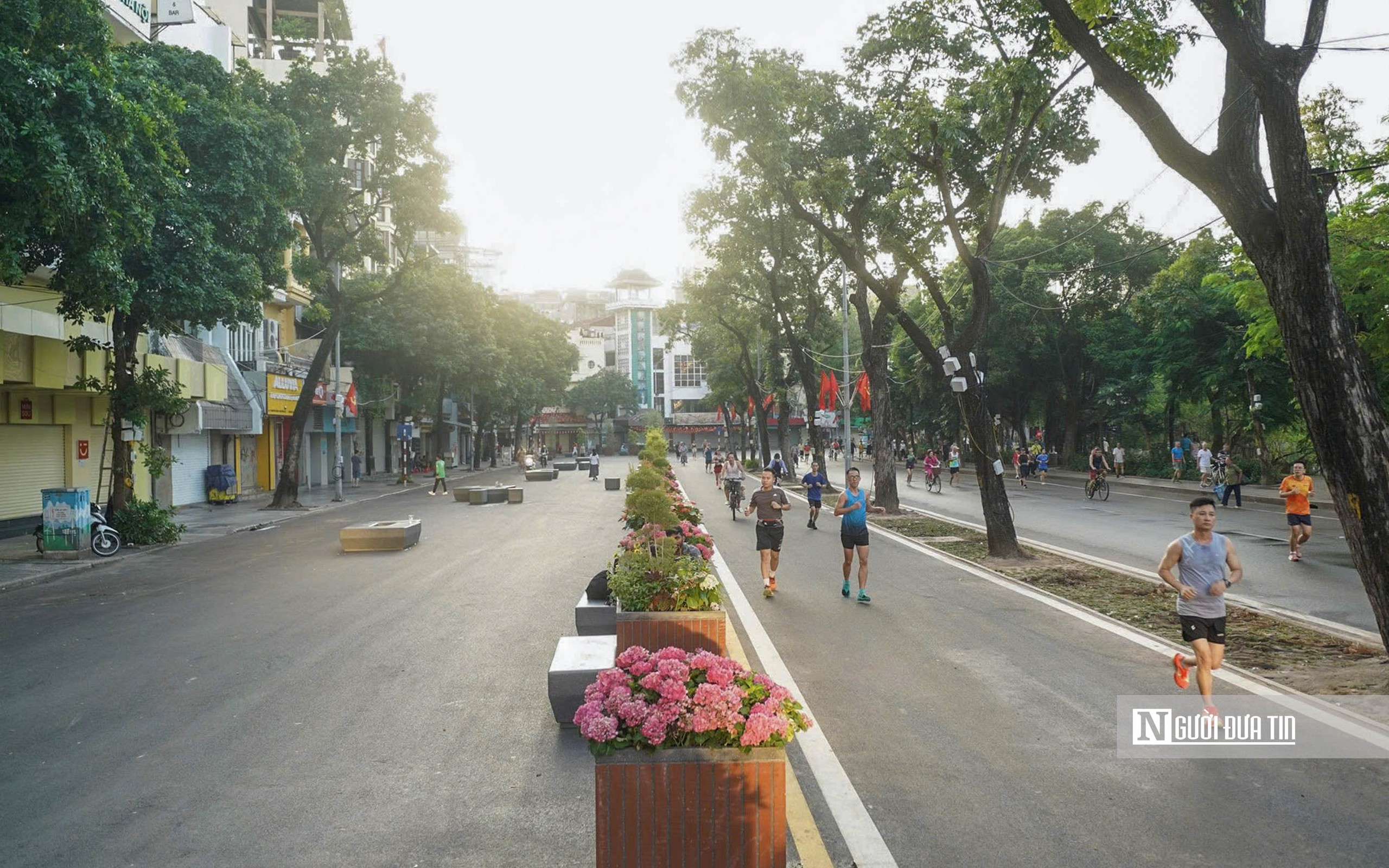 Hà Nội: Không gian hồ Hoàn Kiếm sau 3 tháng cải tạo, chỉnh trang - Ảnh 8.