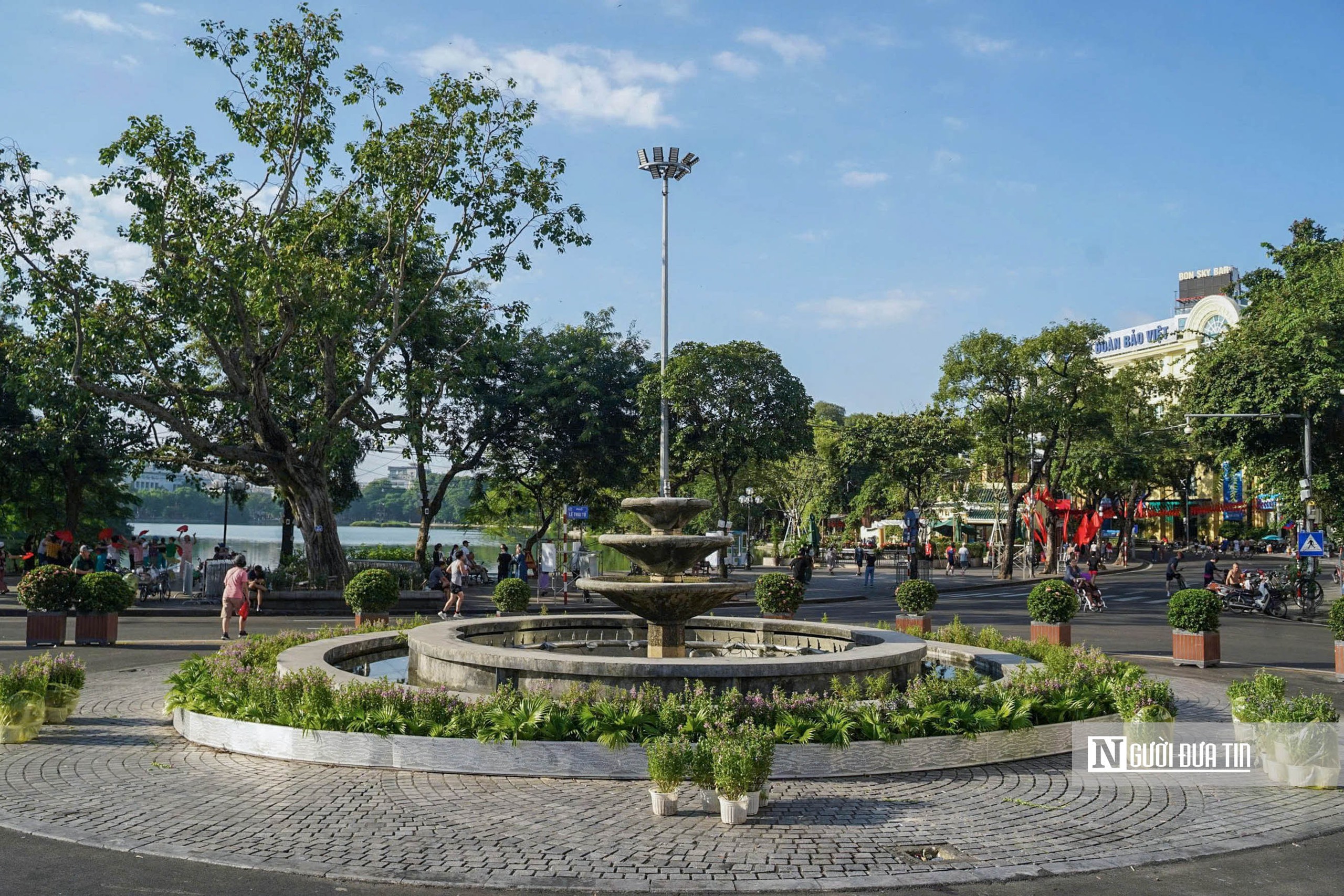 Hà Nội: Không gian hồ Hoàn Kiếm sau 3 tháng cải tạo, chỉnh trang - Ảnh 7.