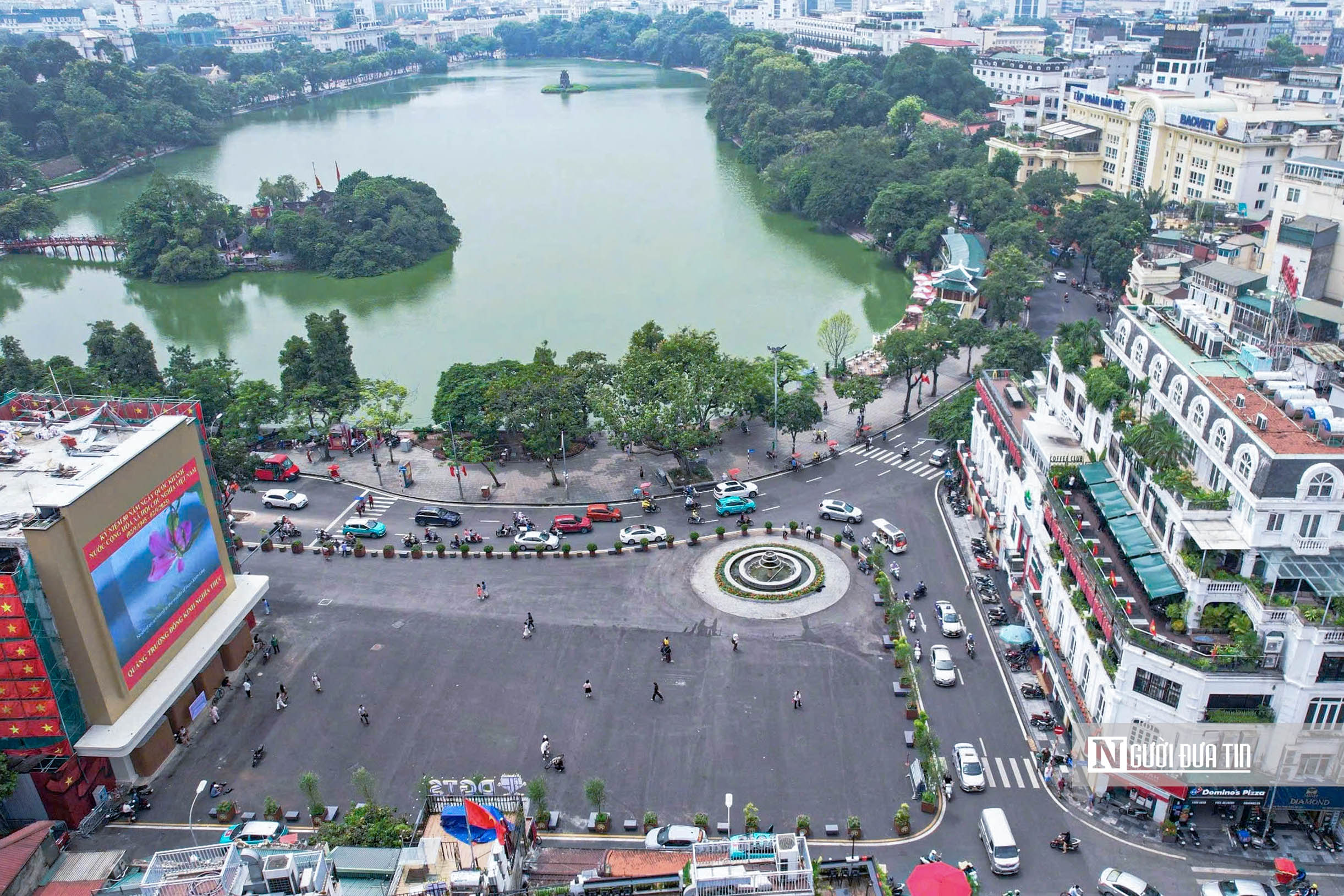 Hà Nội: Không gian hồ Hoàn Kiếm sau 3 tháng cải tạo, chỉnh trang - Ảnh 2.