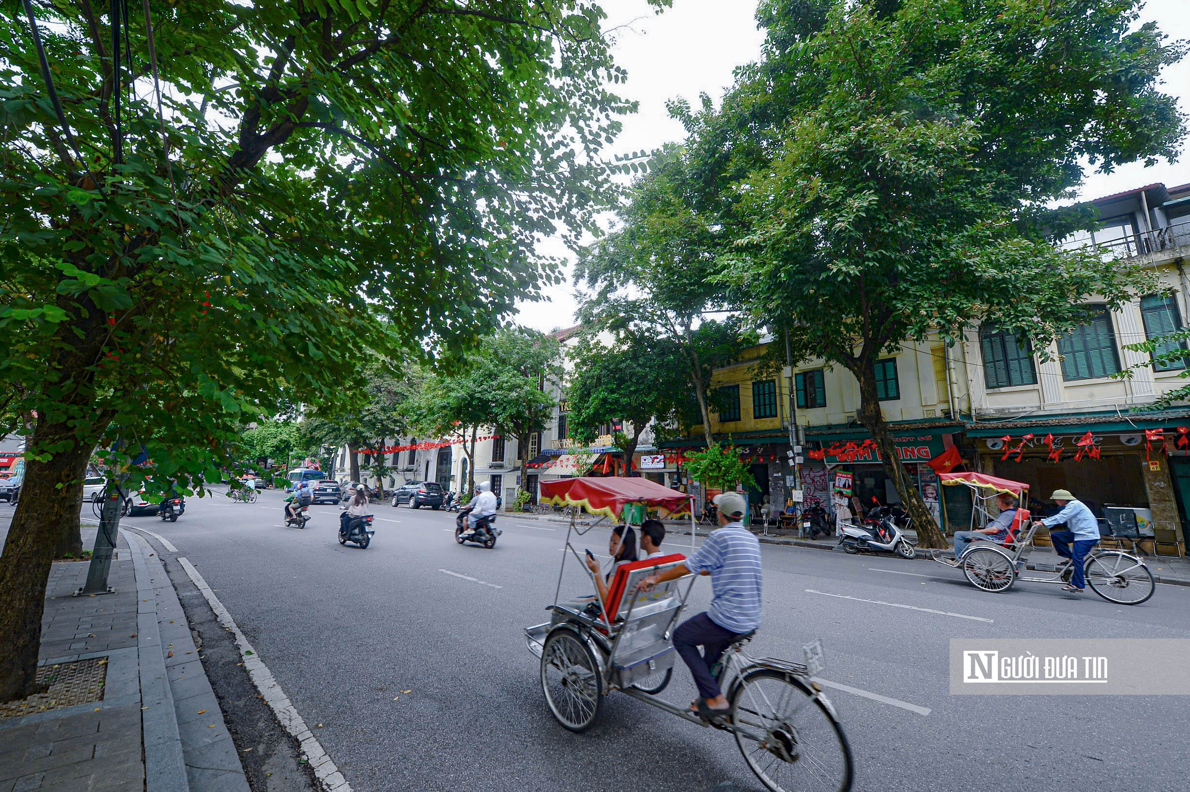 Hà Nội: Không gian hồ Hoàn Kiếm sau 3 tháng cải tạo, chỉnh trang - Ảnh 23.