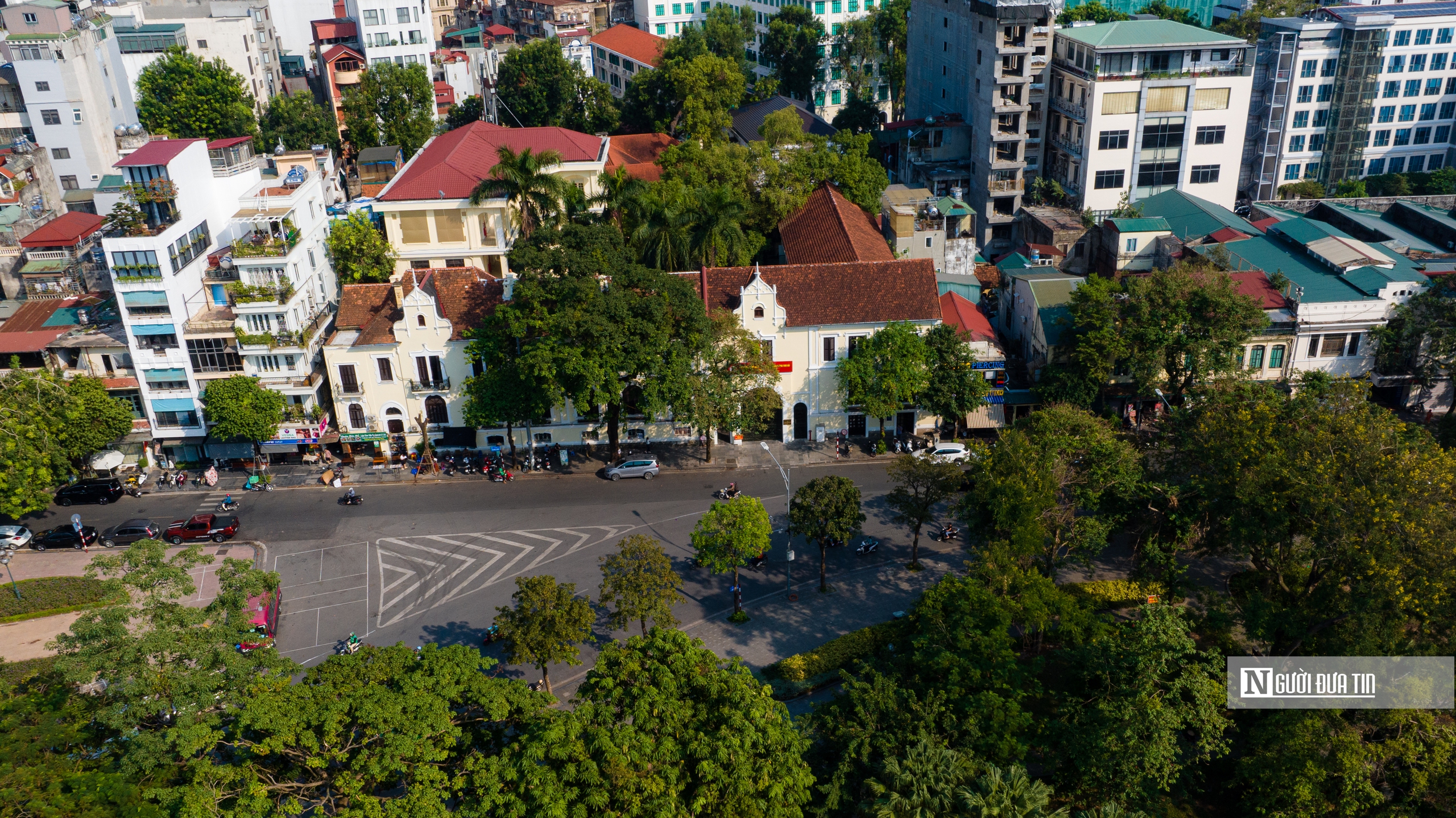 Hà Nội: Không gian hồ Hoàn Kiếm sau 3 tháng cải tạo, chỉnh trang - Ảnh 20.