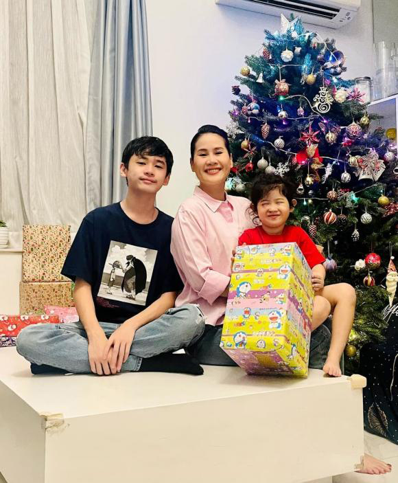 Hai người mẹ trong Mưa đỏ: Giống nhau từ trong phim đến đời thực, cùng tên, cùng tuổi và cùng một nỗi đau - Ảnh 10.