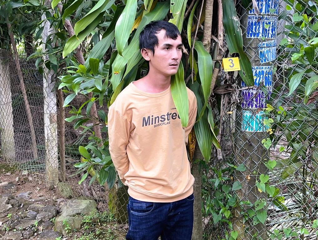 Bị nhắc nhở lấy nước của người khác uống, nam thanh niên dùng dao gây án - Ảnh 1.