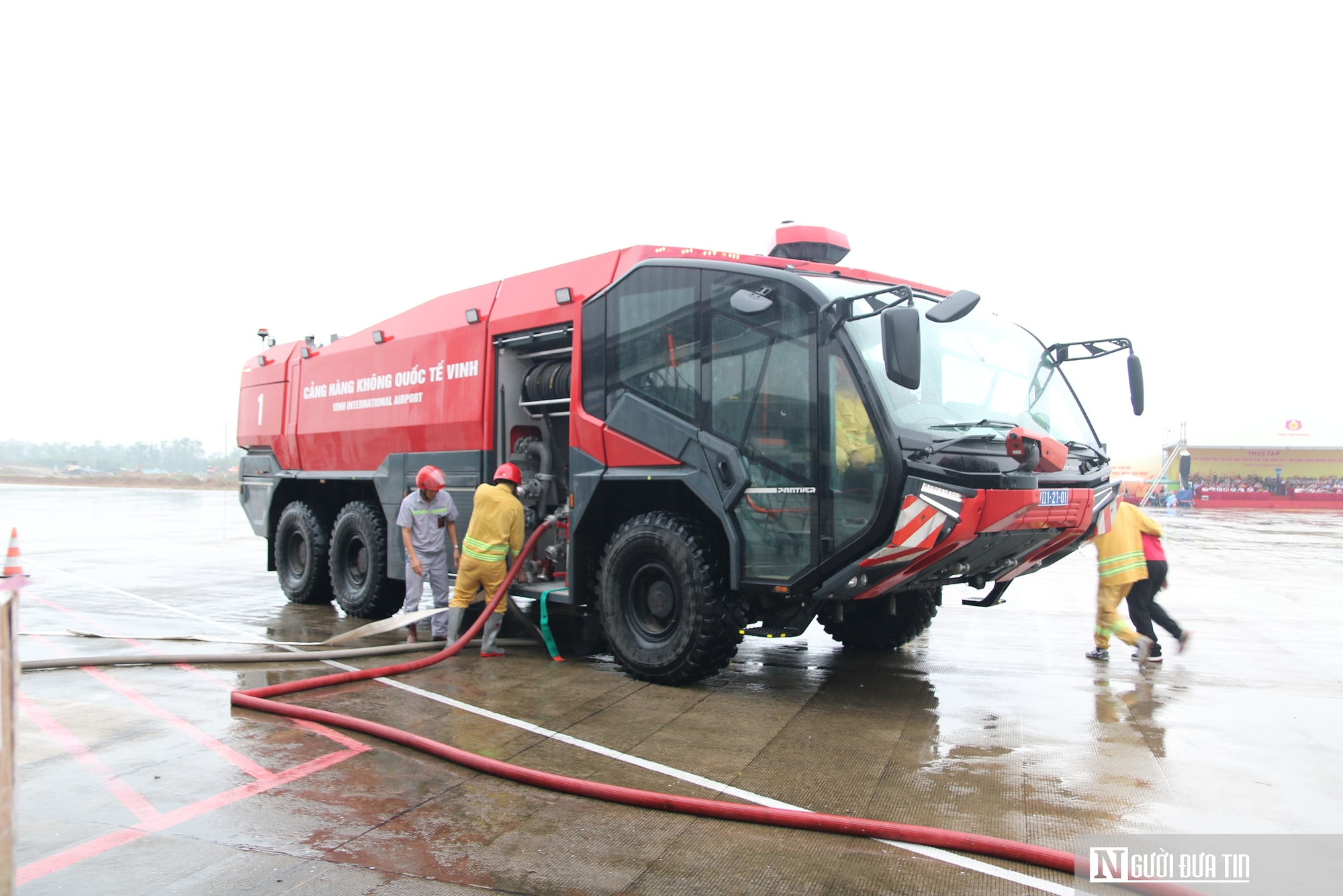 Diễn tập tình huống cháy tại Cảng hàng không quốc tế Vinh- Ảnh 5.