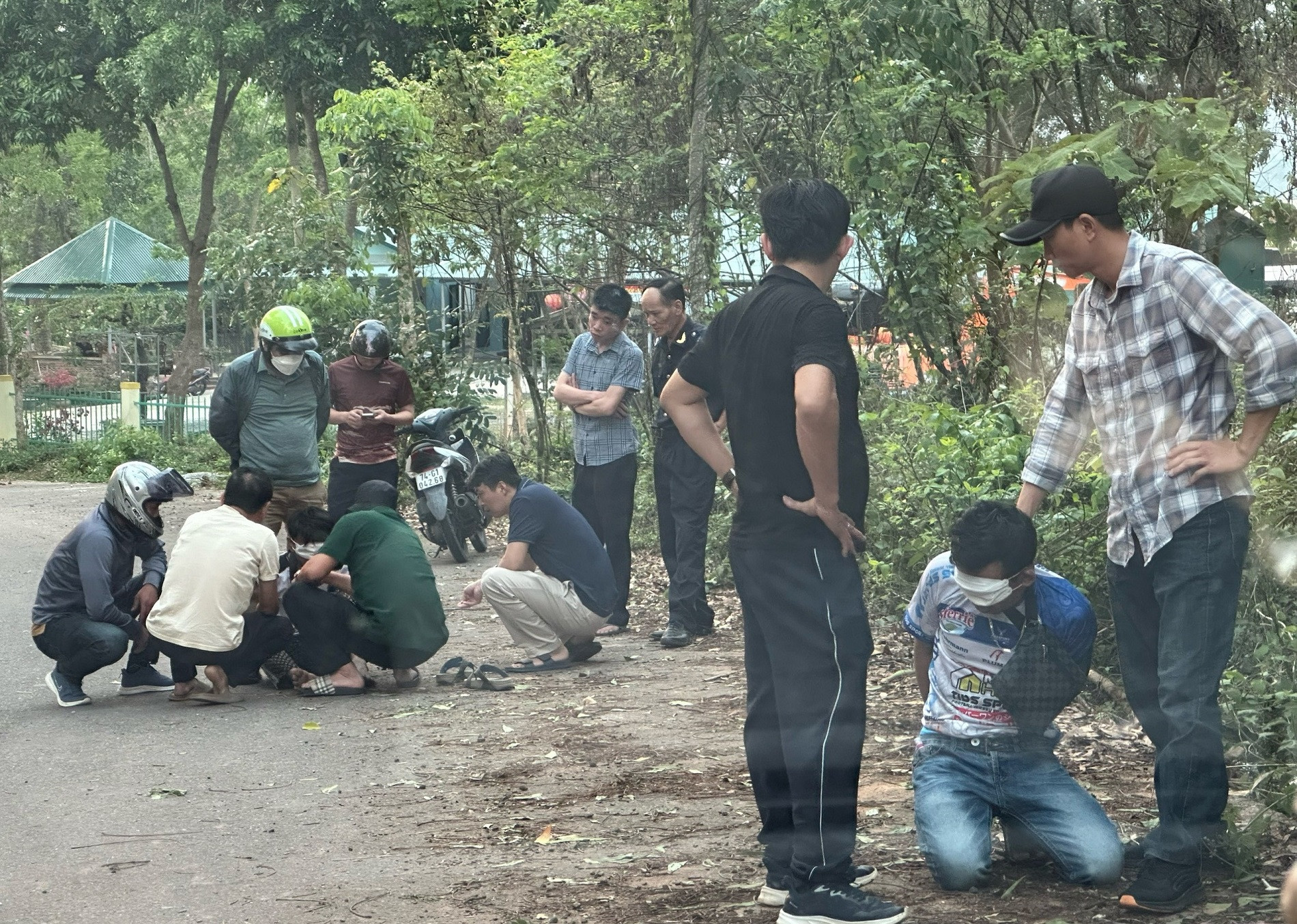 Tuyên 5 án tử hình nhóm người Lào vận chuyển gần 100kg ma túy- Ảnh 2. Tuyên 5 án tử hình nhóm người Lào vận chuyển gần 100kg ma túy- Ảnh 2.