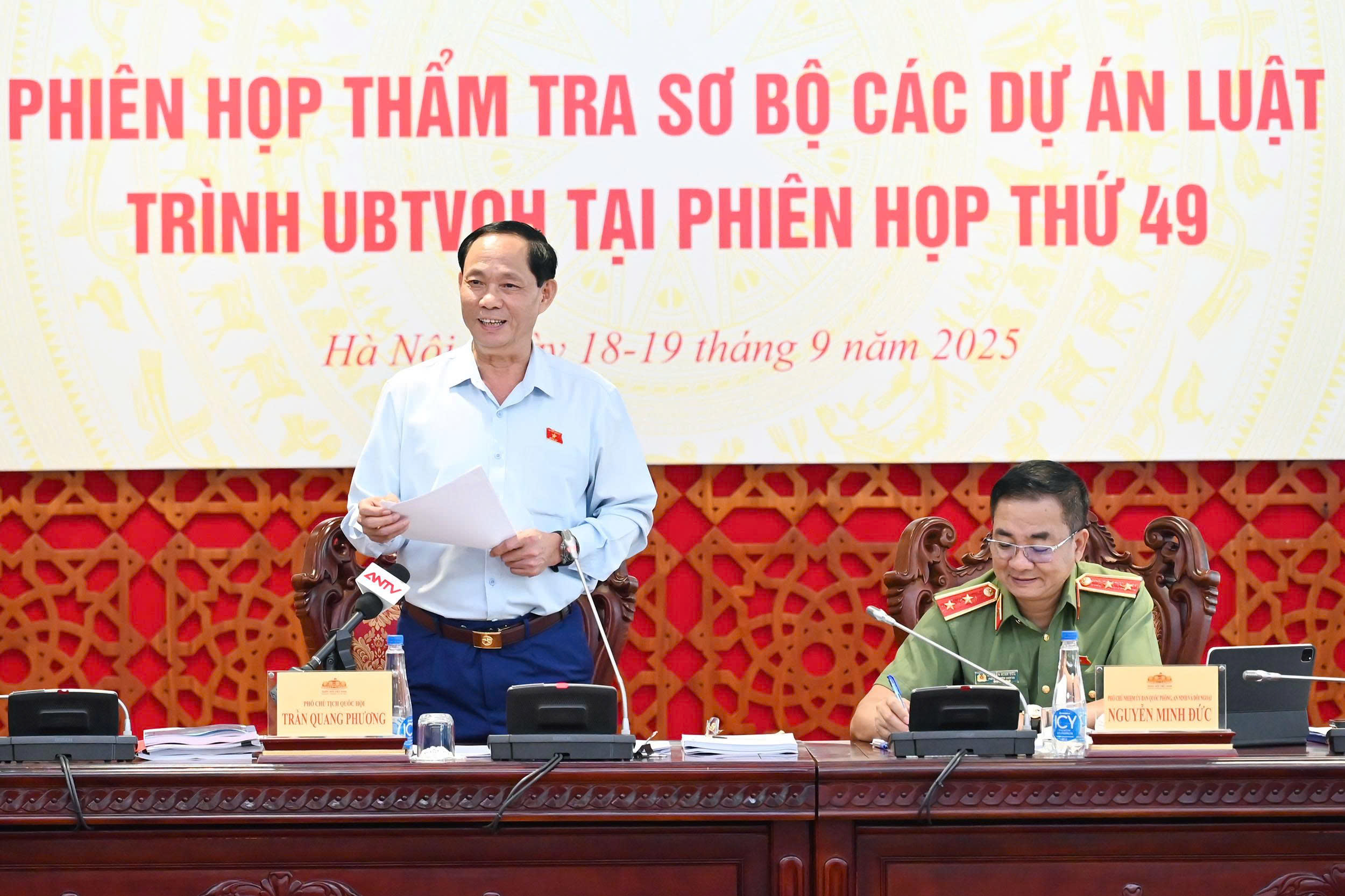 Phó Chủ tịch Quốc hội: Đảm bảo phân cấp phân quyền triệt để, giảm thủ tục hành chính - Ảnh 3.