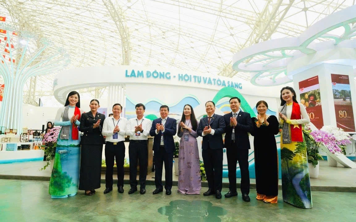 Lâm Đồng - Điểm nhấn hội tụ và tỏa sáng tại Triển lãm thành tựu Đất nước - Ảnh 1.