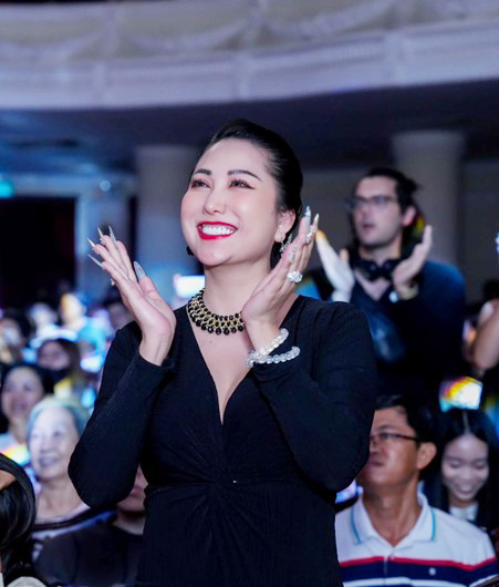Nữ diễn viên "Cô gái xấu xí" chuẩn bị lên xe hoa với bạn trai hơn 10 tuổi - Ảnh 2.