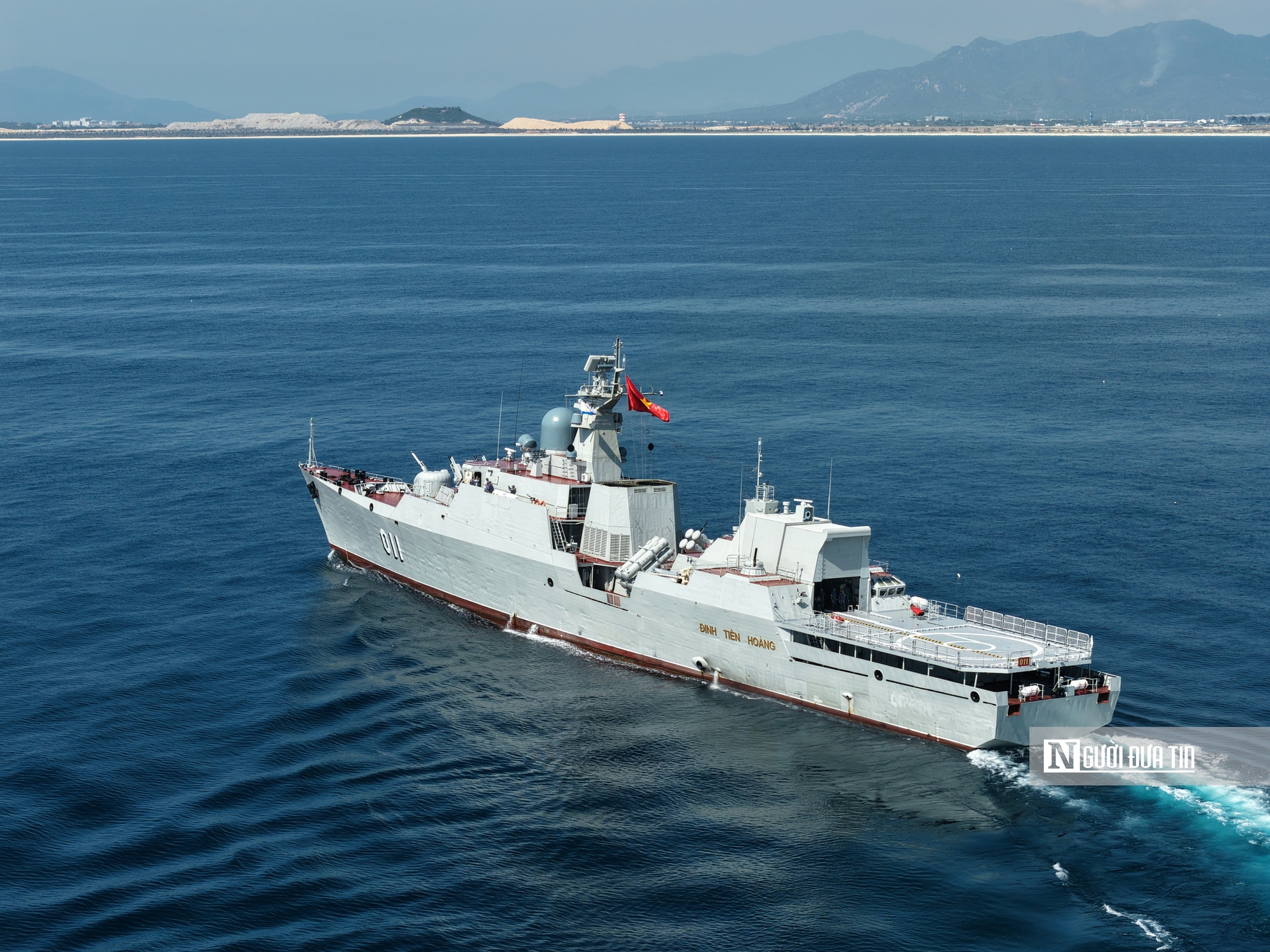 Toàn cảnh lễ diễu binh trên biển của lực lượng vũ trang Việt Nam- Ảnh 10. Toàn cảnh lễ diễu binh trên biển của lực lượng vũ trang Việt Nam- Ảnh 10.