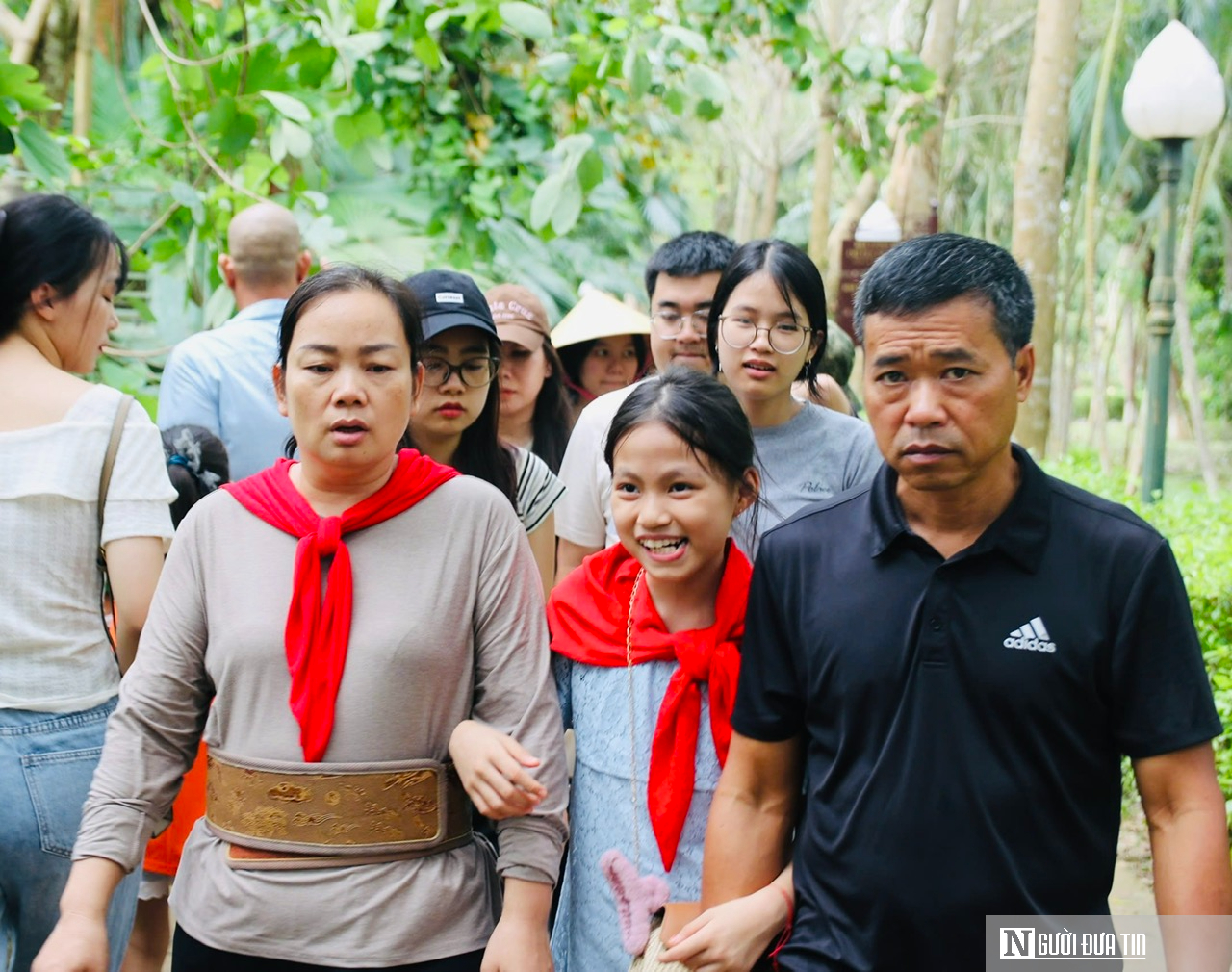 Dòng người hồi hương về thăm quê Bác Hồ dịp Quốc khánh 2/9- Ảnh 2. Dòng người hồi hương về thăm quê Bác Hồ dịp Quốc khánh 2/9- Ảnh 2.
