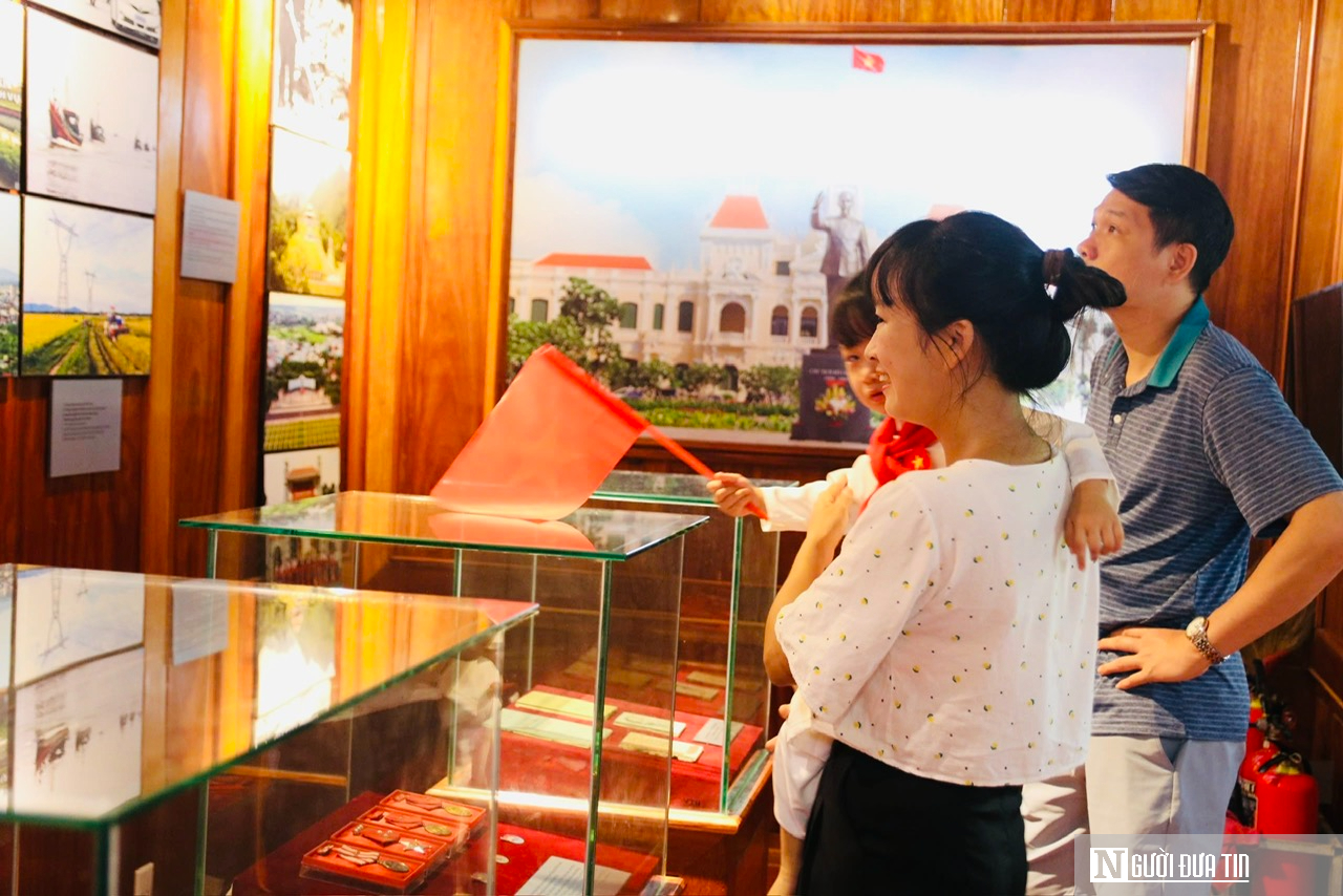 Dòng người hồi hương về thăm quê Bác Hồ dịp Quốc khánh 2/9- Ảnh 7. Dòng người hồi hương về thăm quê Bác Hồ dịp Quốc khánh 2/9- Ảnh 7.
