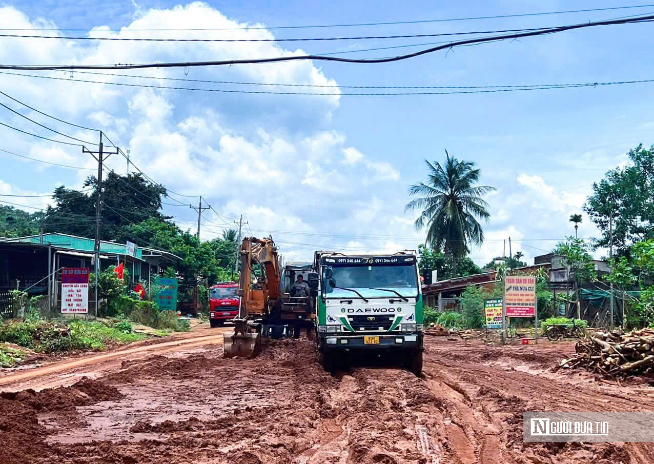 Khẩn cấp ứng phó sạt lở ở Đồng Nai, đảm bảo giao thông thông suốt- Ảnh 3. Khẩn cấp ứng phó sạt lở ở Đồng Nai, đảm bảo giao thông thông suốt- Ảnh 3.
