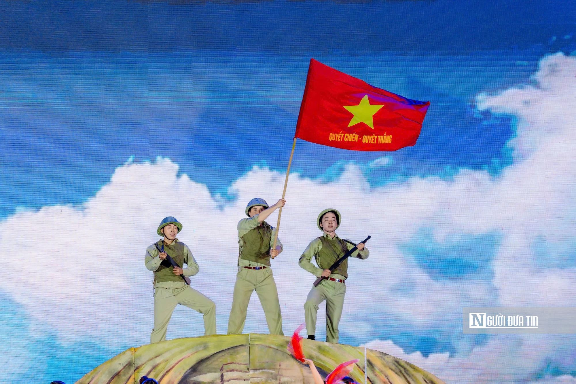 Tp.HCM: Pháo hoa rực sáng đêm Quốc khánh 2/9 tại chương trình đặc biệt “Ánh sao độc lập”- Ảnh 6. Tp.HCM: Pháo hoa rực sáng đêm Quốc khánh 2/9 tại chương trình đặc biệt “Ánh sao độc lập”- Ảnh 6.