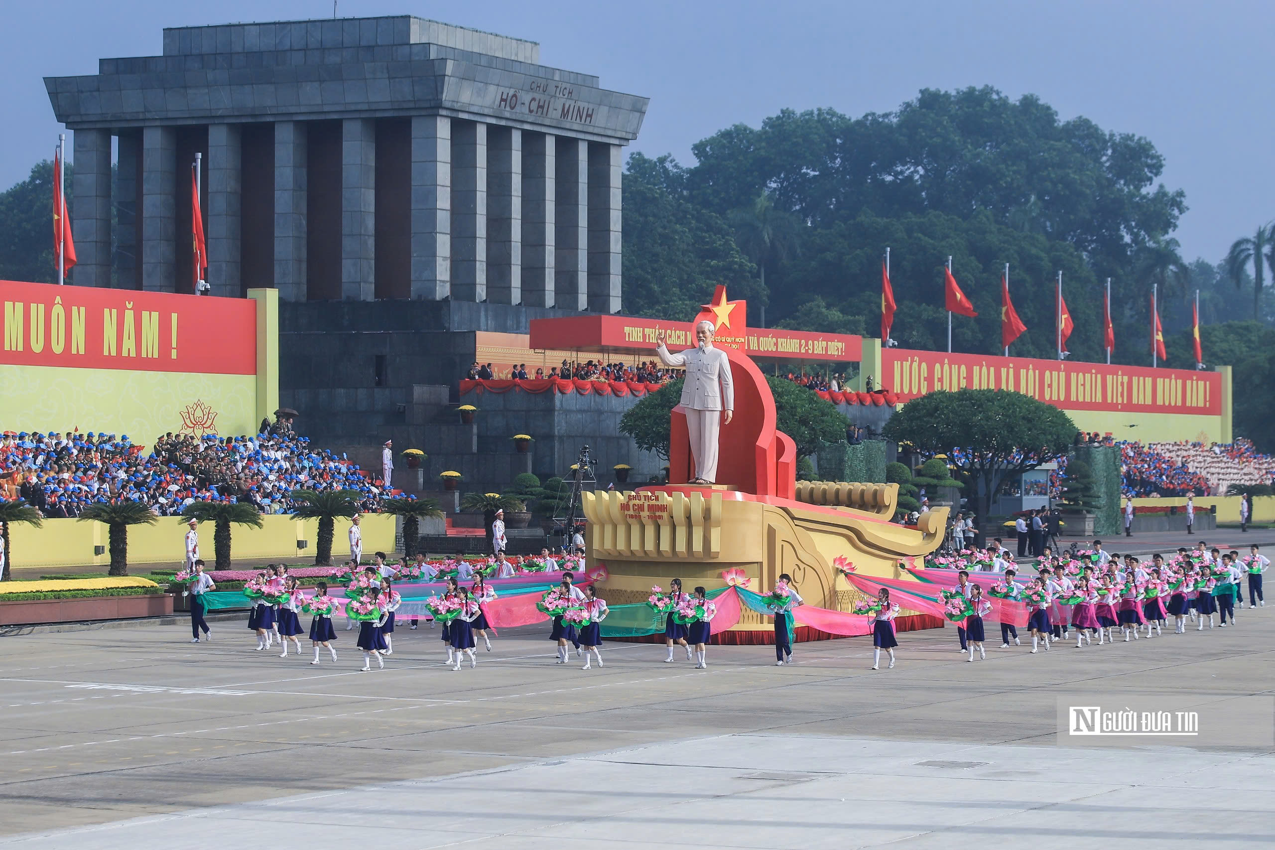 Mãn nhãn toàn cảnh lễ diễu binh, diễu hành trên không, trên bộ, trên biển- Ảnh 9. Mãn nhãn toàn cảnh lễ diễu binh, diễu hành trên không, trên bộ, trên biển - Ảnh 12.