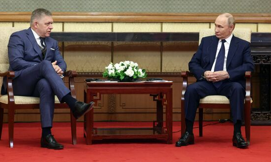 Gặp ông Fico ở Bắc Kinh, ông Putin khẳng định Ukraine gia nhập NATO là không thể chấp nhận được- Ảnh 1. Gặp ông Fico ở Bắc Kinh, ông Putin khẳng định Ukraine gia nhập NATO là không thể chấp nhận được- Ảnh 1.