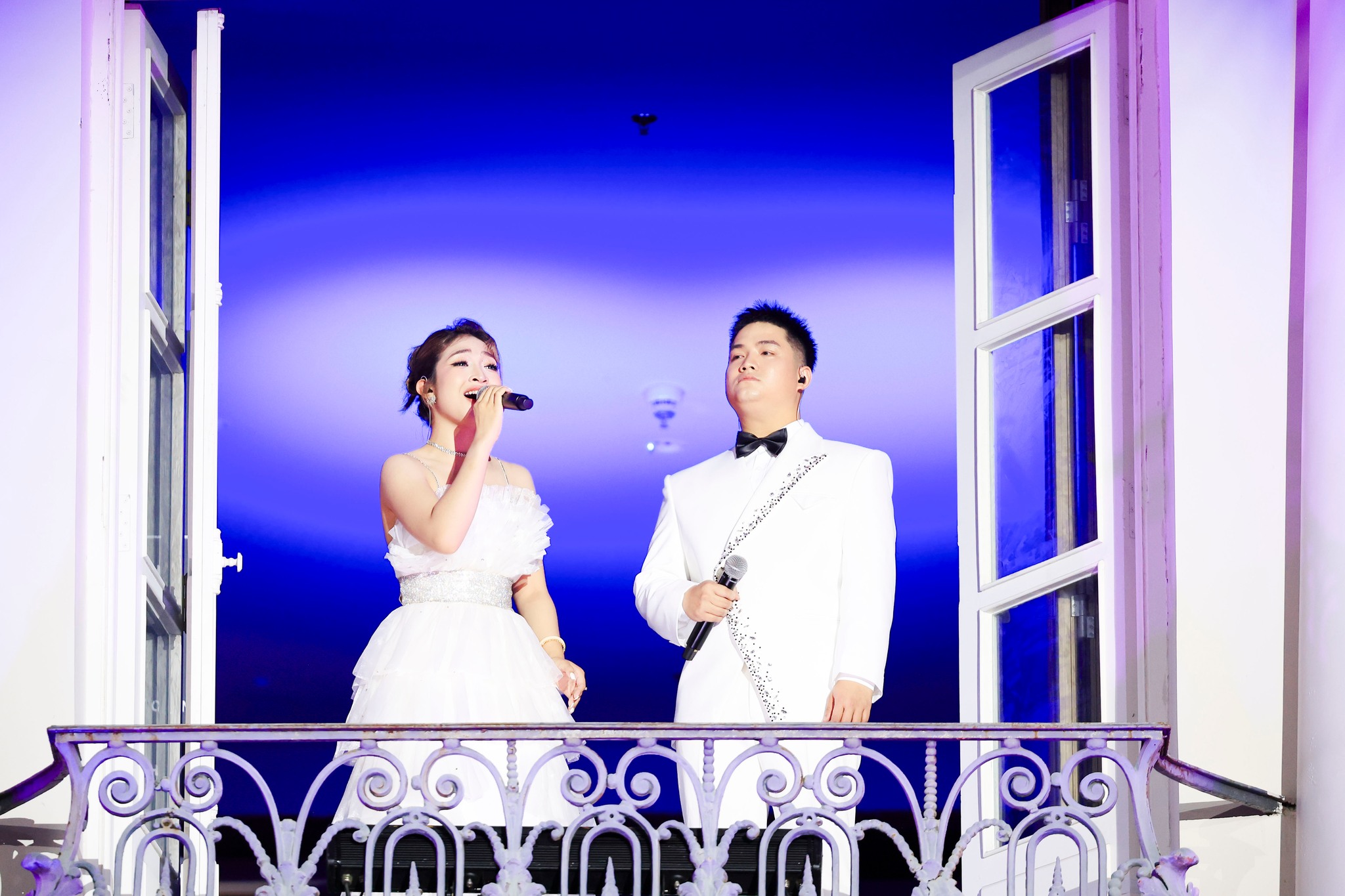 Đà Nẵng biểu diễn đêm nhạc trên ban công bảo tàng lịch sử, kết nối tương lai- Ảnh 16. Đà Nẵng biểu diễn đêm nhạc trên ban công bảo tàng lịch sử, kết nối tương lai- Ảnh 16.