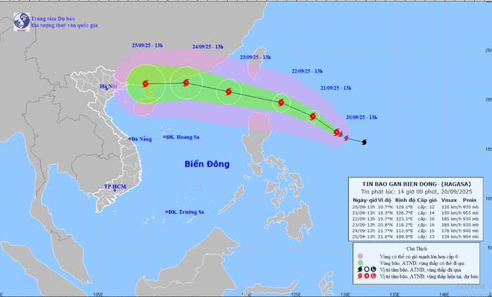Bão Ragasa tiến gần Biển Đông, gây sóng biển cao tới 10m - Ảnh 1.