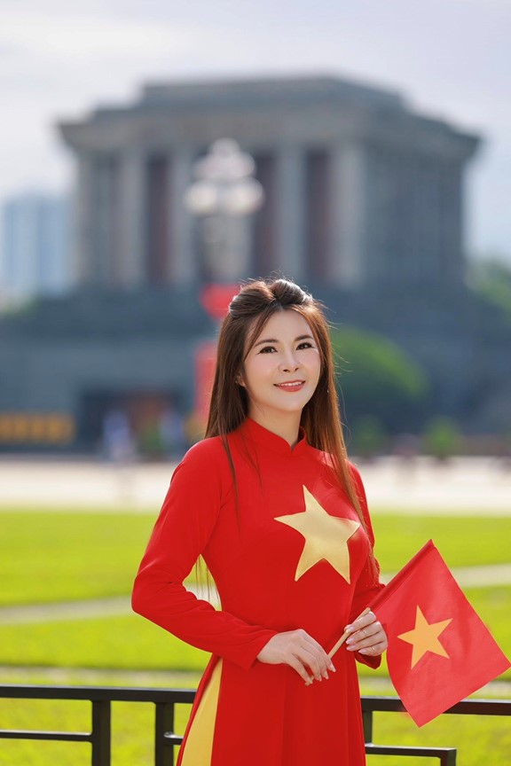 NSƯT Kim Oanh hiếm hoi lộ diện sau "trùng tu nhan sắc" - Ảnh 6.