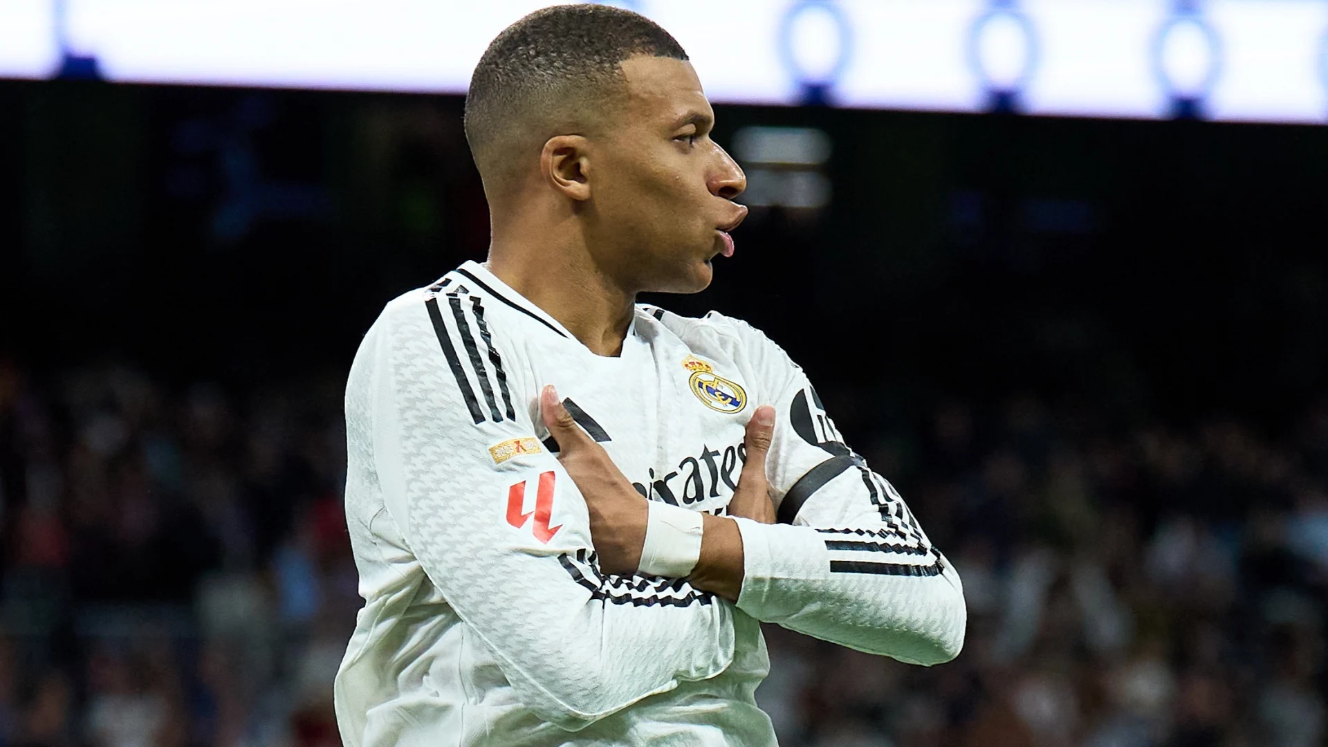 Lý do loạt sao lớn của Barcelona và Real Madrid "tẩy chay" lễ trao giải Quả bóng Vàng- Ảnh 2. Lý do loạt sao lớn của Barcelona và Real Madrid "tẩy chay" lễ trao giải Quả bóng Vàng- Ảnh 2.
